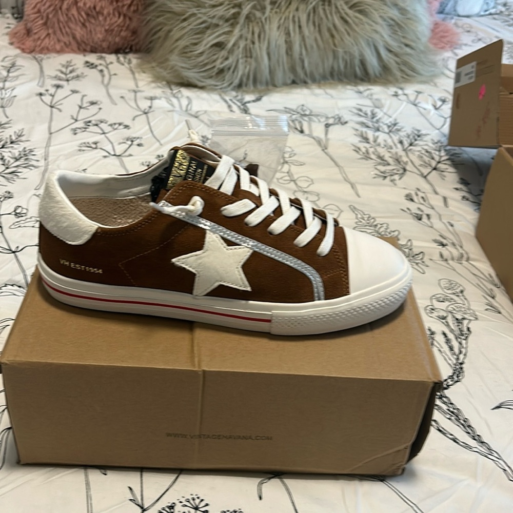 Vintage Havana’s sneakers, size 10 brand new with tags